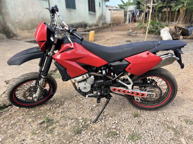 Motorcycle 2015 Red · Photo 3