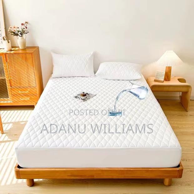 Reliable Waterproof Mattress Protector ( in Other Sizes) · Photo 1