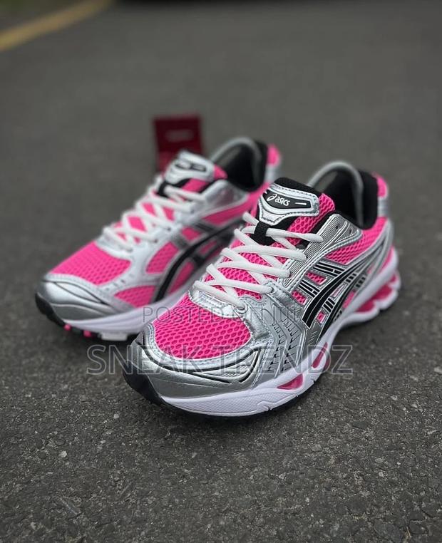 Asics Gel Pink Black Silver N White · Photo 1