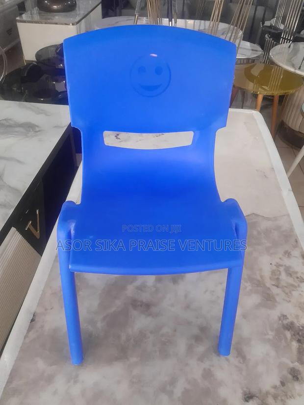 Kids Plastic Chair · Photo 1