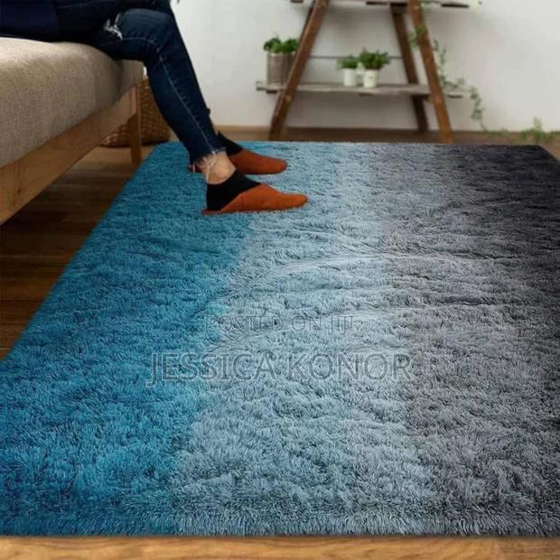 Fluffy Centre Mat · Photo 1