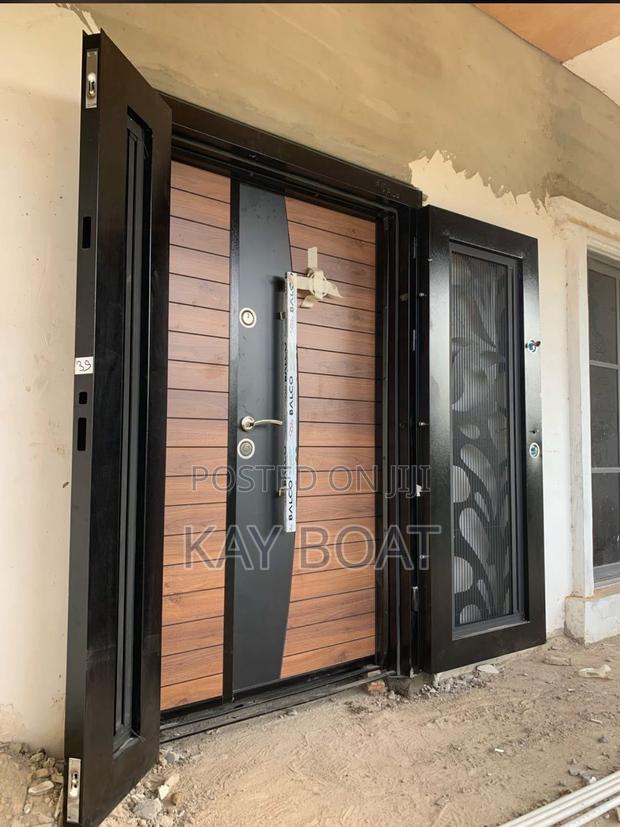 Door in Door Nicely Installed One and a Half · Photo 1