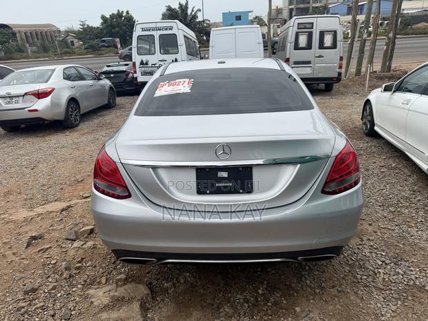 Mercedes-Benz C300 Sport Sedan RWD (2.0L 4cyl 7A) 2017 Silver · Photo 2