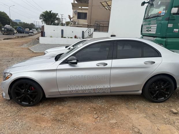 Mercedes-Benz C300 Sport Sedan RWD (2.0L 4cyl 7A) 2017 Silver · Photo 7