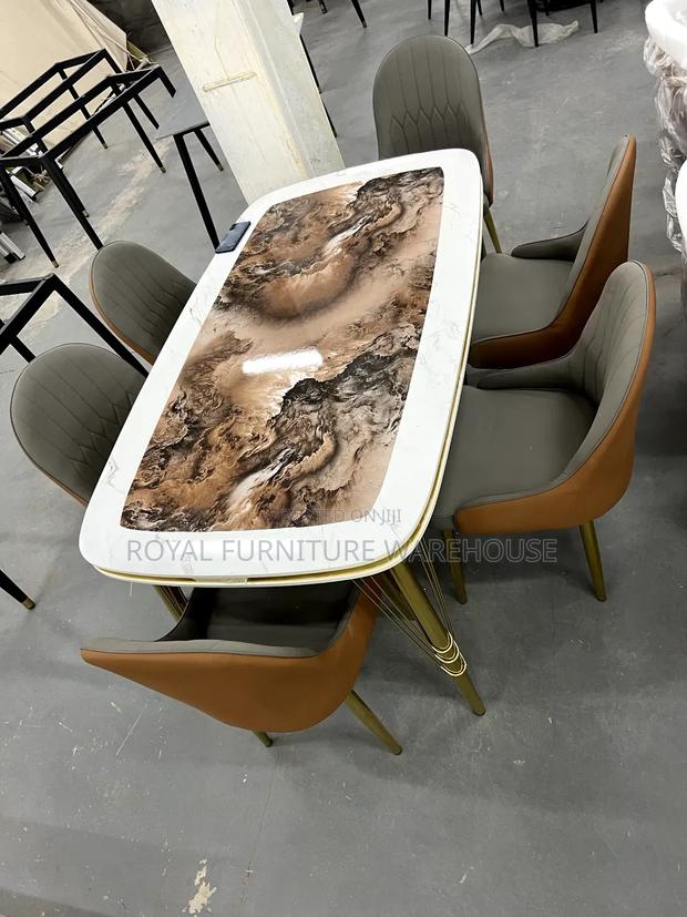 Modern Six Seater Dining Table · Photo 1