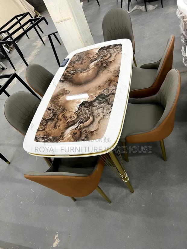 Modern Six Seater Dining Table · Photo 3