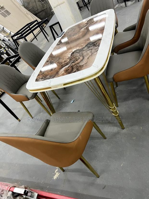 Modern Six Seater Dining Table · Photo 4