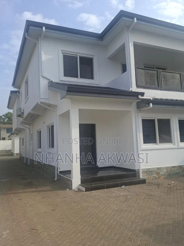 4bdrm House in Community 6, Tema Metropolitan for rent · Photo 1