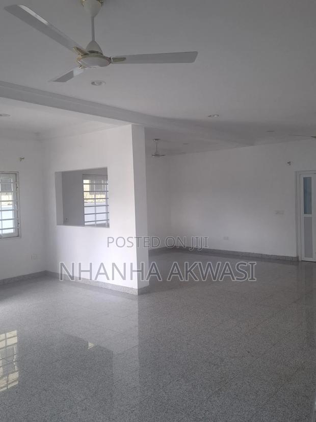4bdrm House in Community 6, Tema Metropolitan for rent · Photo 3