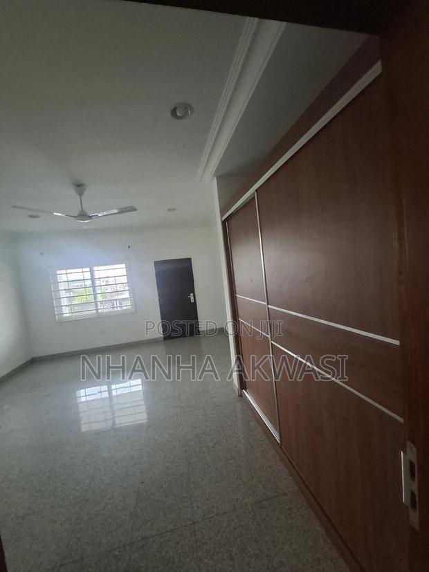 4bdrm House in Community 6, Tema Metropolitan for rent · Photo 6