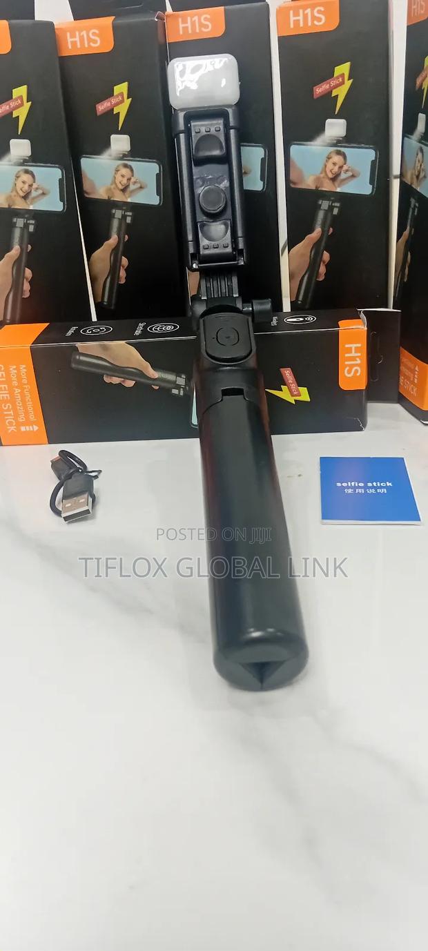 Selfy Stick With Light 1m(Uk) · Photo 2