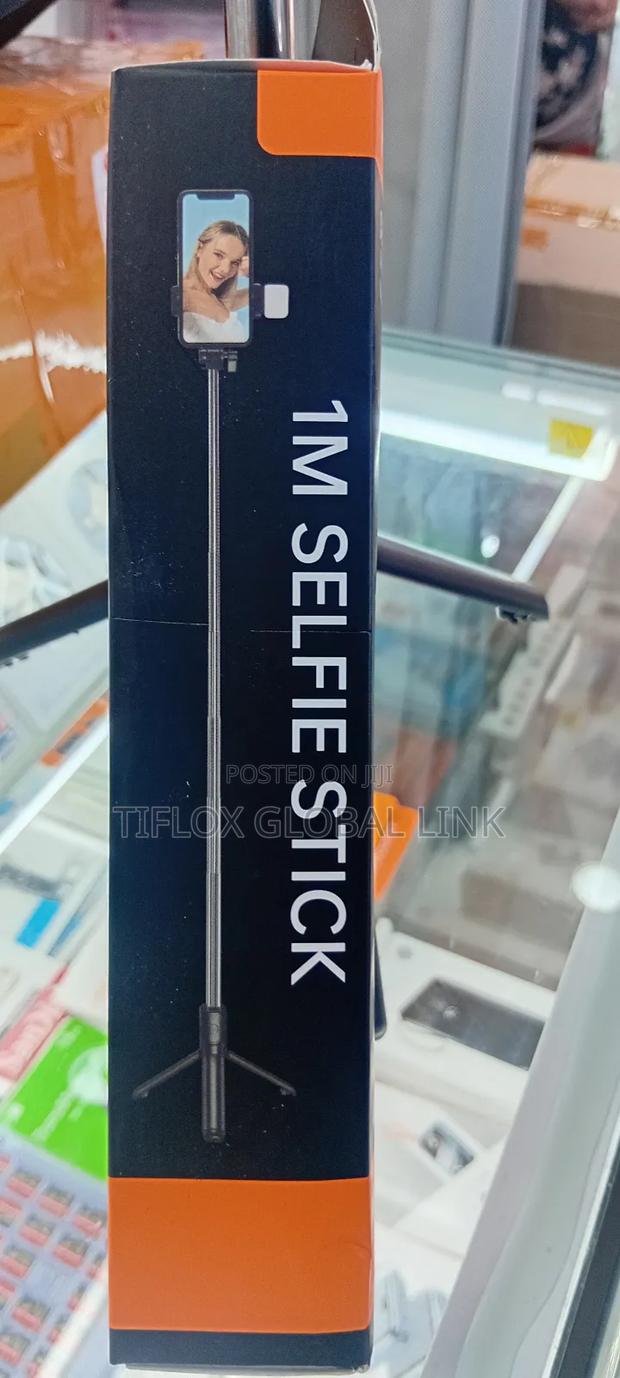 Selfy Stick With Light 1m(Uk) · Photo 7