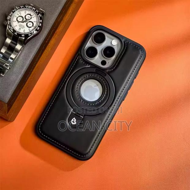 Leather Magsafe Case for iPhone 16, 15, 14, 13 Models · Photo 3