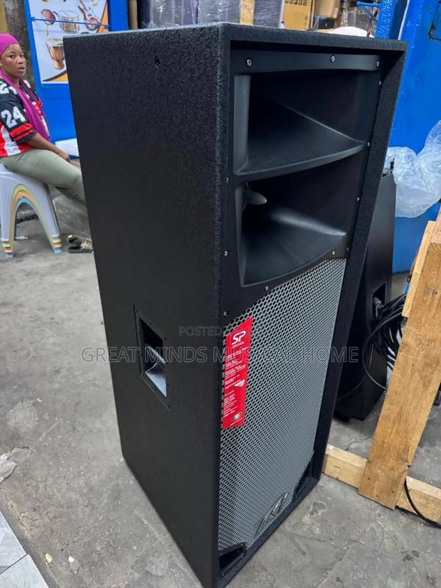 Peavey Spider Full Range Speakers · Photo 2