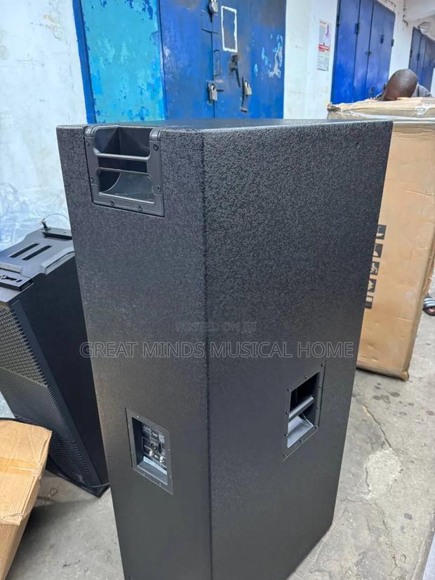 Peavey Spider Full Range Speakers · Photo 3