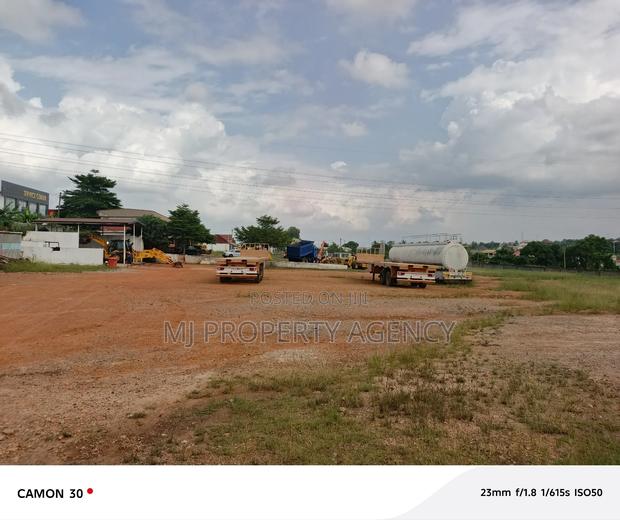 3 Acres Roadside Land With 1800 SQM Warehouse · Photo 2
