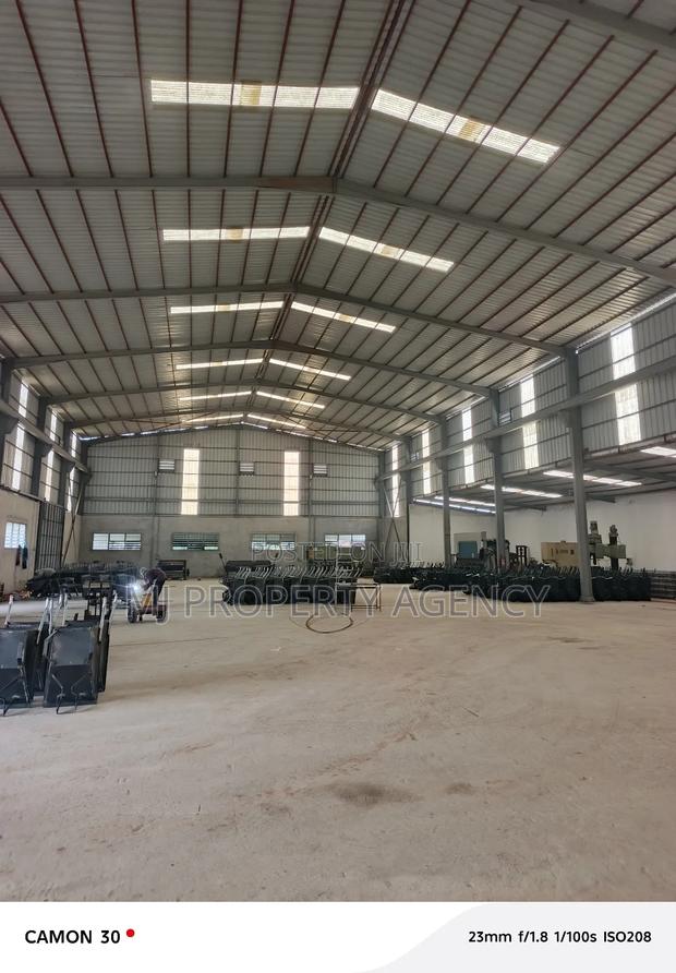 3 Acres Roadside Land With 1800 SQM Warehouse · Photo 1