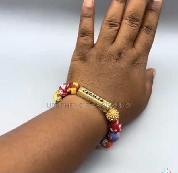 Customized Beaded Bracelets · Photo 4
