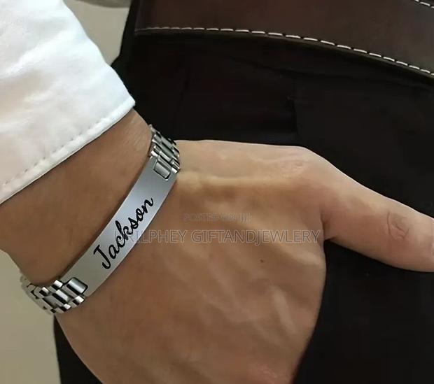 Customized Bracelets · Photo 2