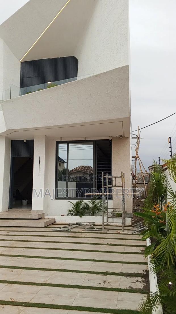 4bdrm Townhouse/Terrace in Ashaley Botwe, Adjiriganor for sale · Photo 3