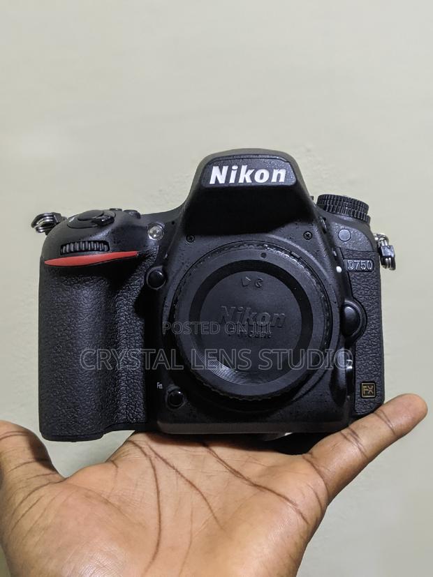 99% New Nikon D750 · Photo 1