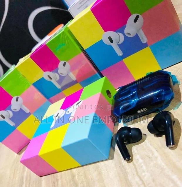 Air Pods and Ear Piece · Photo 1