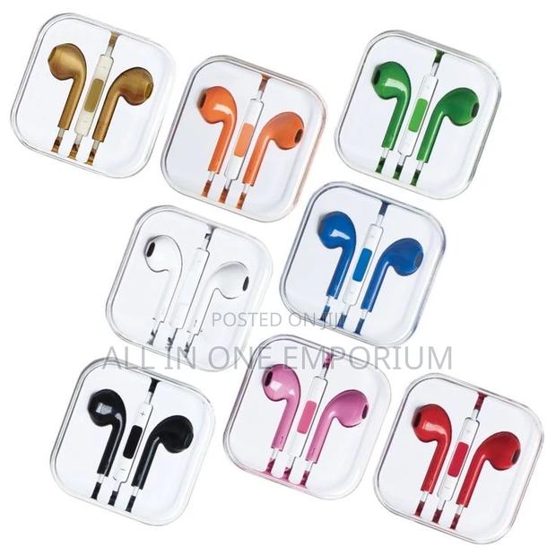 Air Pods and Ear Piece · Photo 8