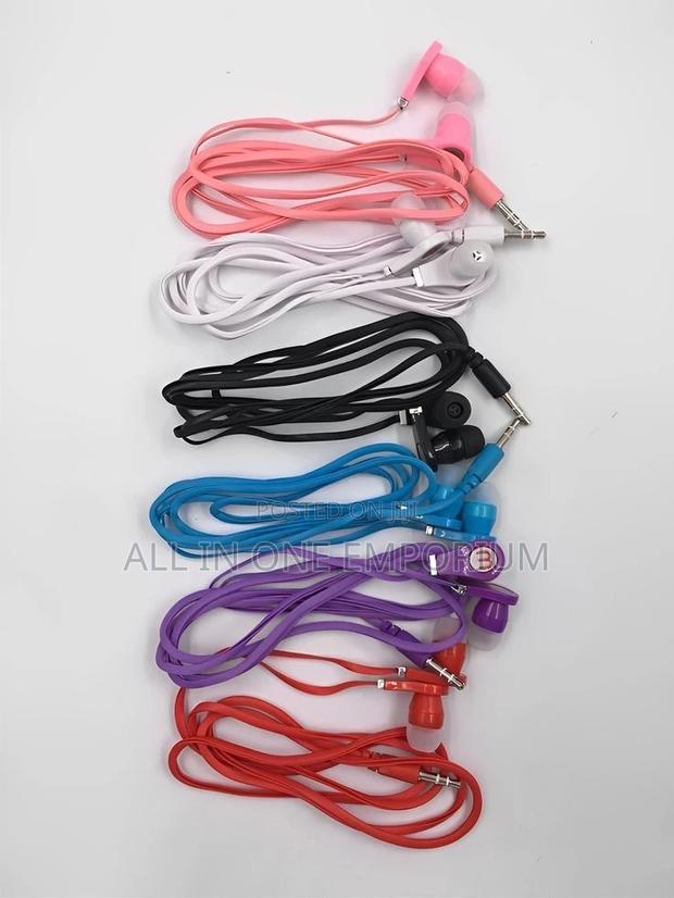 Air Pods and Ear Piece · Photo 7