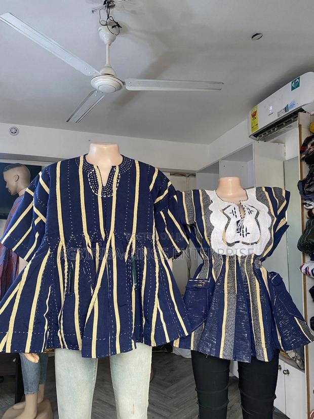 Male and Female Smock · Photo 1
