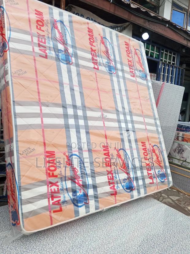 High Density Mattress 10" Queen Original Latex · Photo 2