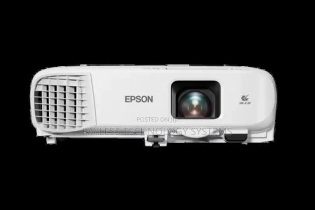 Epson Projector Eb-W53 4000 Lumens · Photo 1