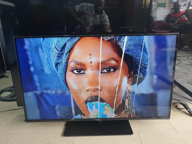 Android 43"Panasonic Uhd HDR Smart Satellite Tv