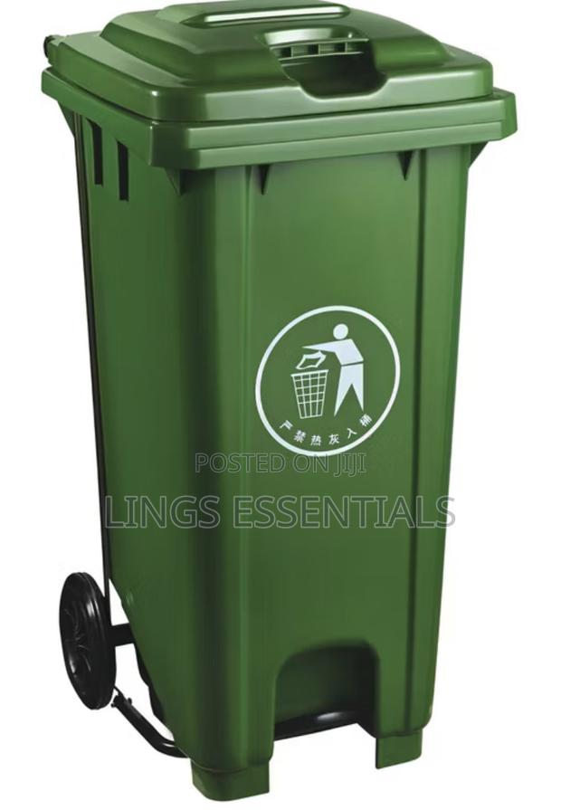 120ltr Pedal Dustbin · Photo 1