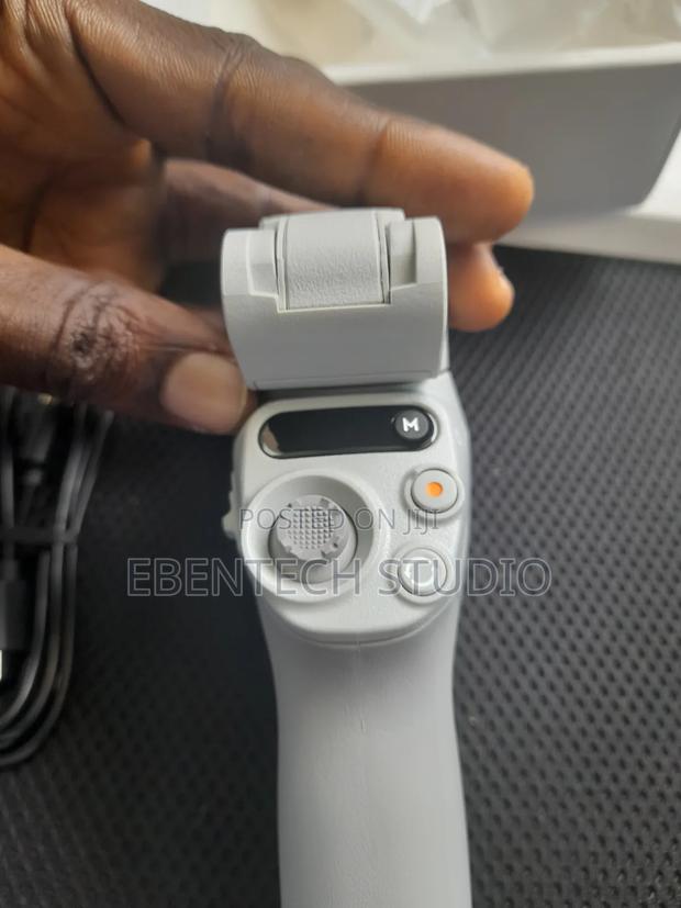 Dji Osmo Mobile Se Phone Gimbal For Rent · Photo 2