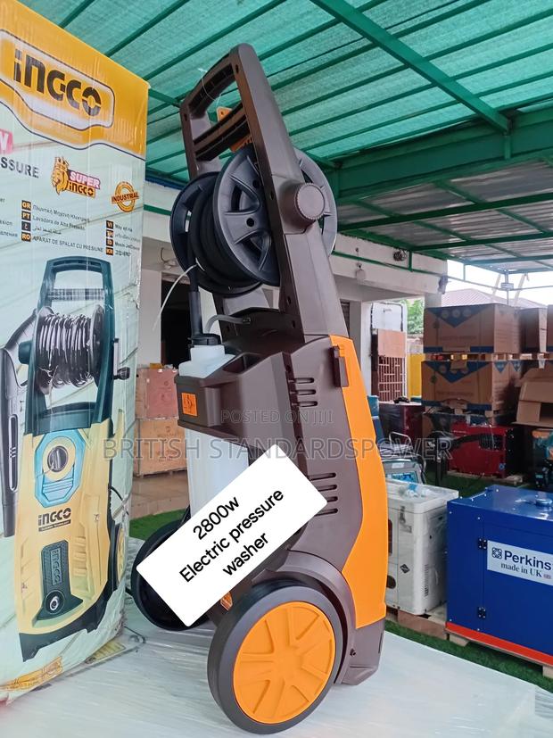 Easy to Use Electric High Pressure Washer · Photo 1