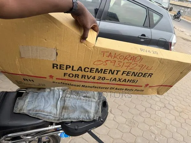 RAV4 2019,2020,2021,2022 Fender Pair · Photo 1