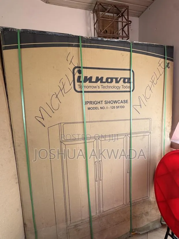 Innova Upright Display Fridge 1200L · Photo 1