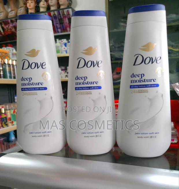 Dove Deep Moisture Body Wash · Photo 2