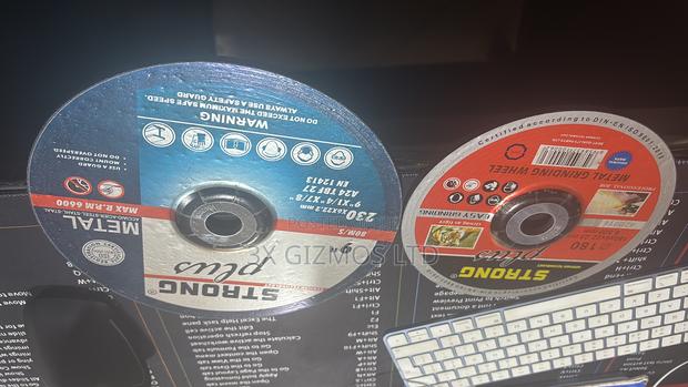 Strong Plus Cutting and Grinding Discs · Photo 1
