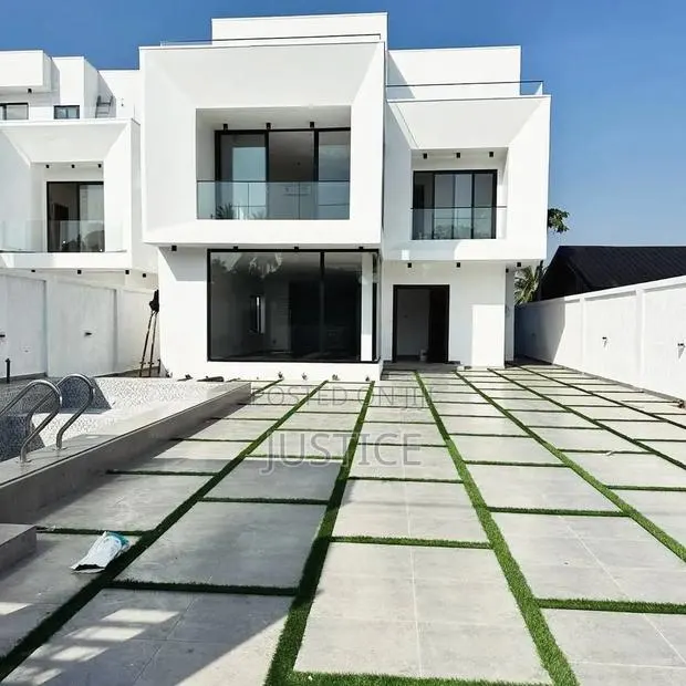 4bdrm House in Ashaley Botwe, School Junction for sale · Photo 1