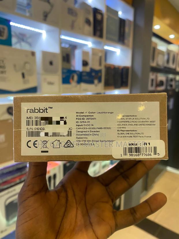 Rabbit R1 Ai · Photo 3