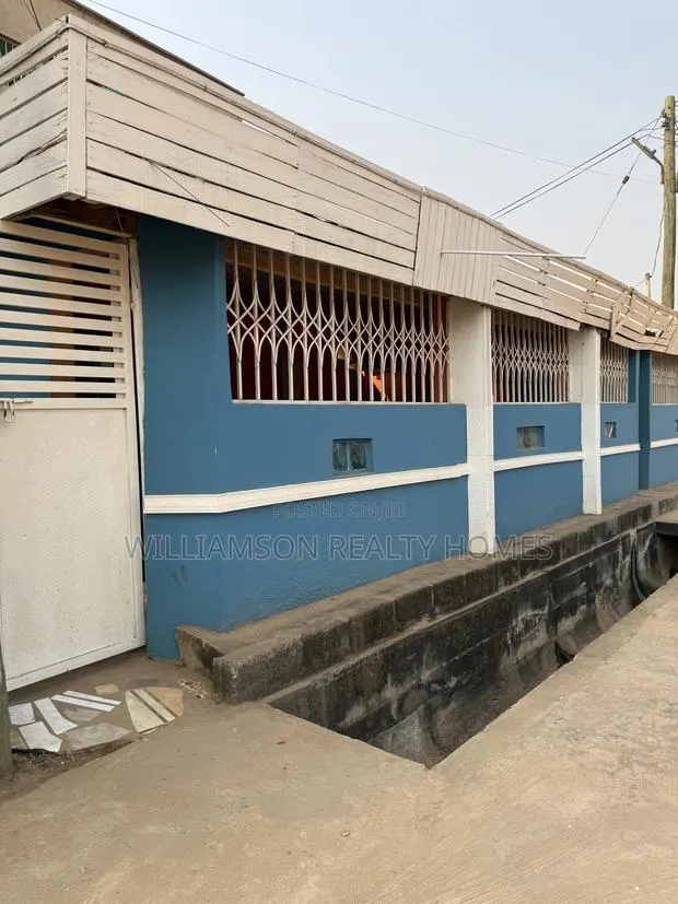 Busy Spacious Shop/Store/Showroom/Warehouse,Spintex · Photo 1