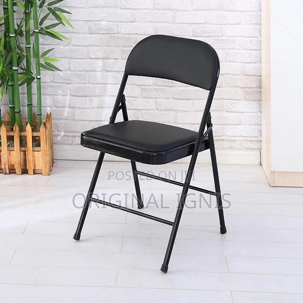 Foldable Leather Chair · Photo 1