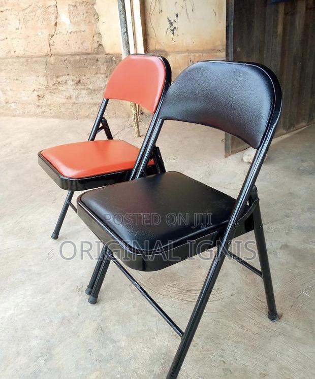Foldable Leather Chair · Photo 2