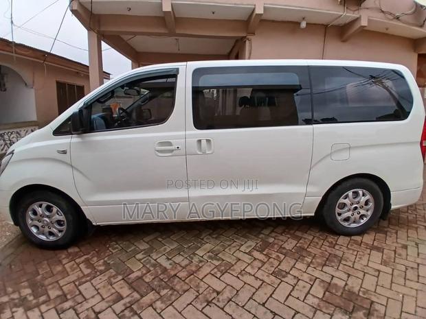 Hyundai Starex 2013 White · Photo 4
