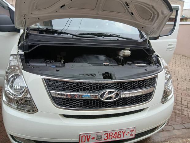 Hyundai Starex 2013 White · Photo 6