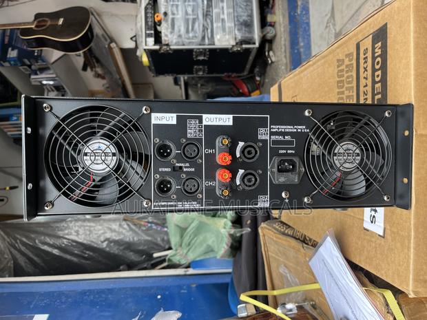 Ev P7300 Power Amplifier · Photo 2