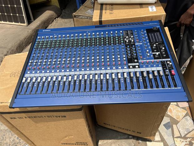 Yamaha Mg24 Mixer · Photo 4