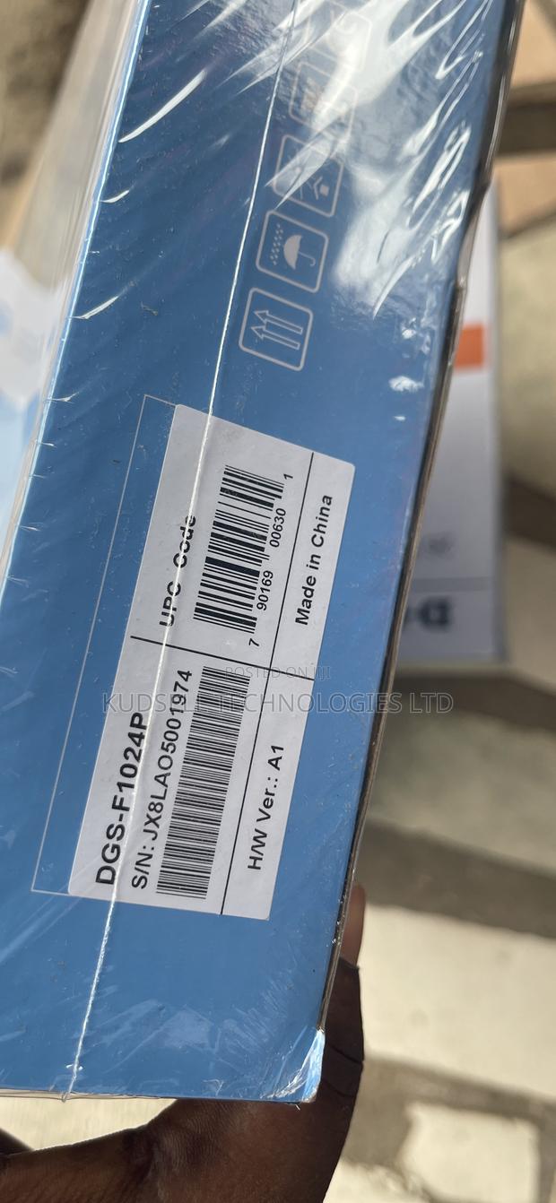 Dlink DGS-F1024p 24 Port Gigabit Poe Switch With 2 SFP · Photo 3