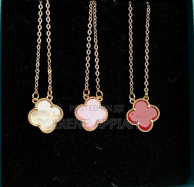 Van Cleef Necklaces · Photo 1